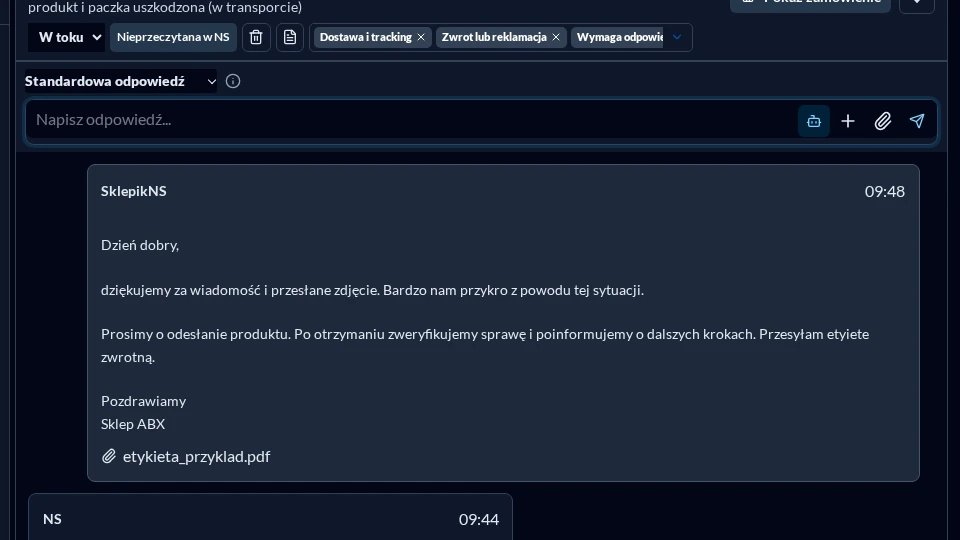 Pole odpowiedzi nowego Komunikatora z wyróżnionym przyciskiem GPT w ciemnym motywie